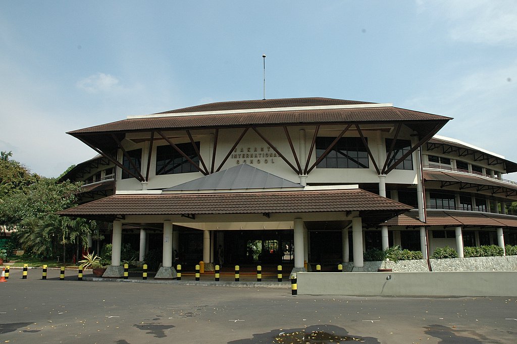 Jakarta Intercultural School campus photo