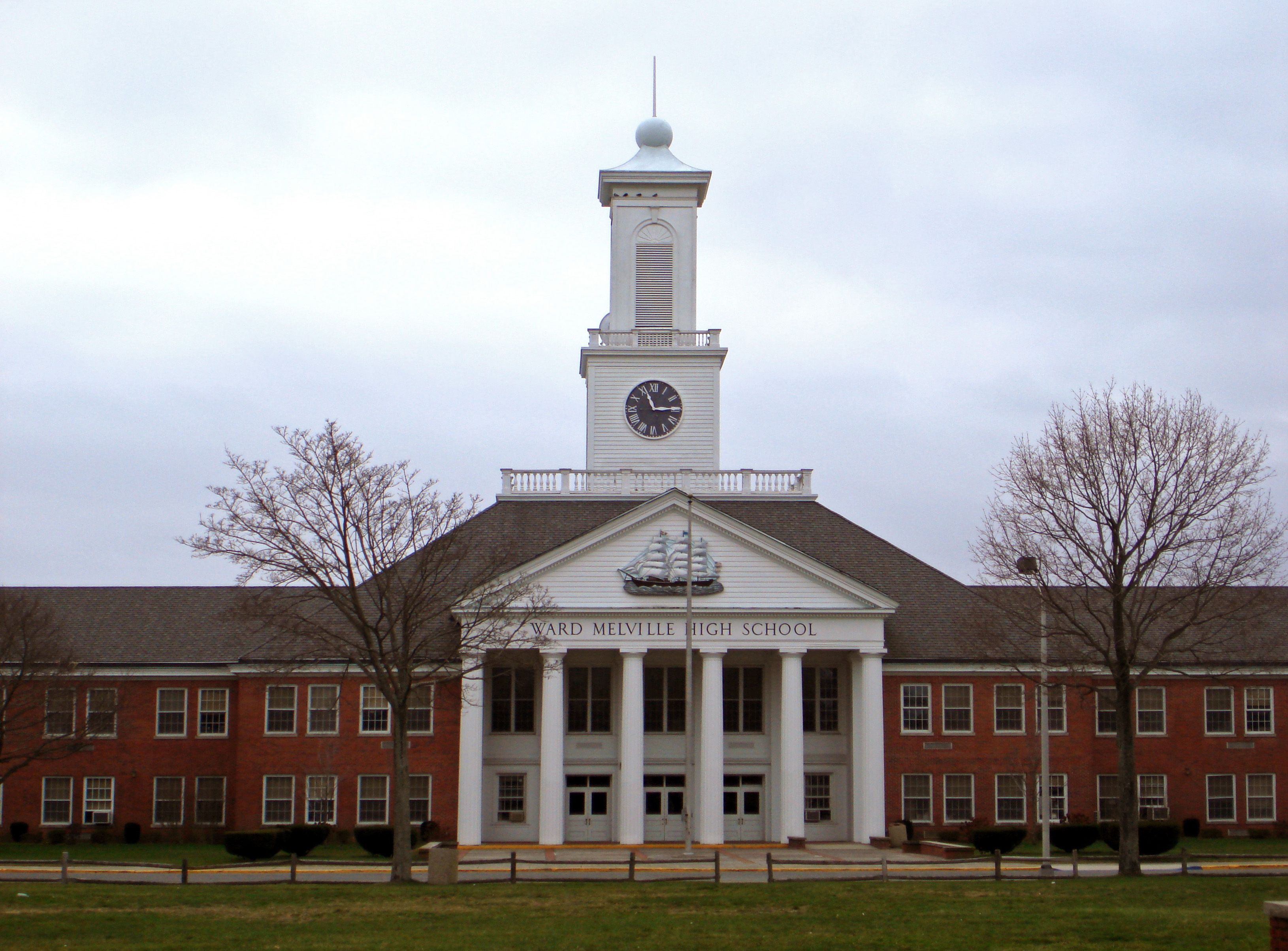Ward Melville High School campus photo