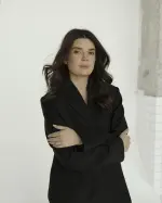 Larisa Hovannisian speaking at education event