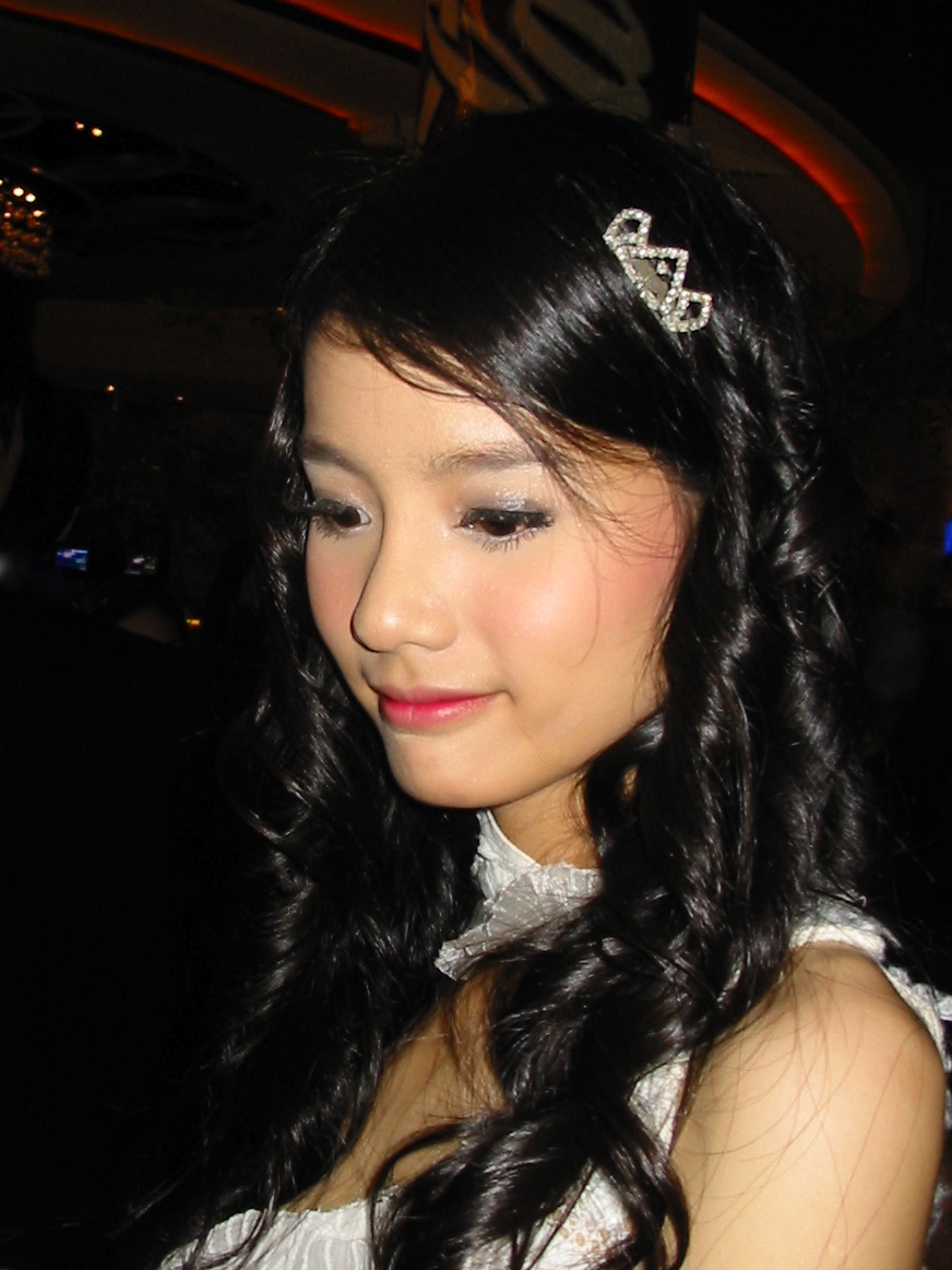 Chanidapa Pongsilpipat – actor, model