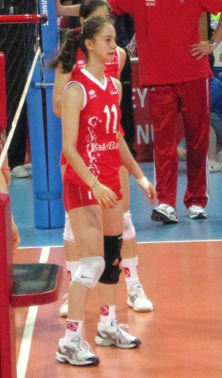 Kübra Kegan celebrating volleyball championship win